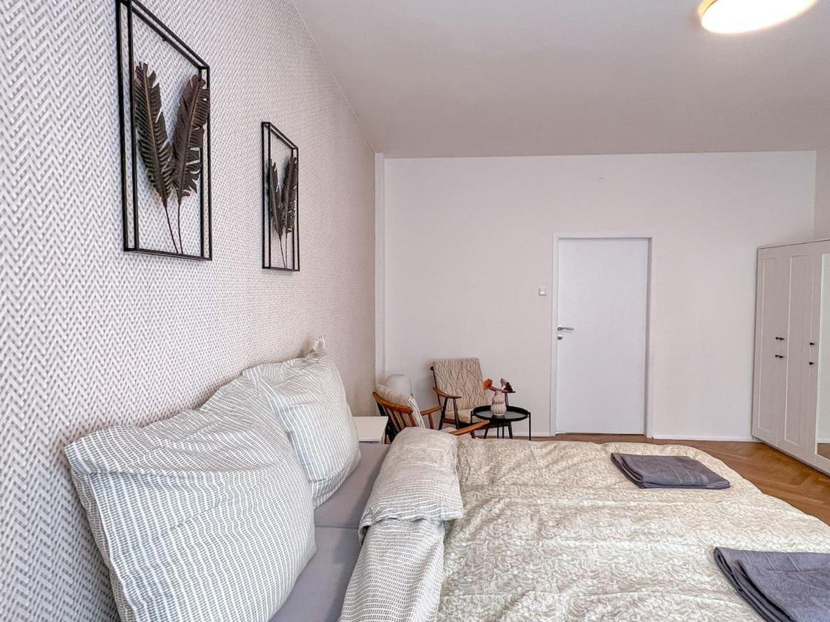 96M2 Of Comfort And Style: 4Bd Apartment In Old Town Bratysława Zewnętrze zdjęcie